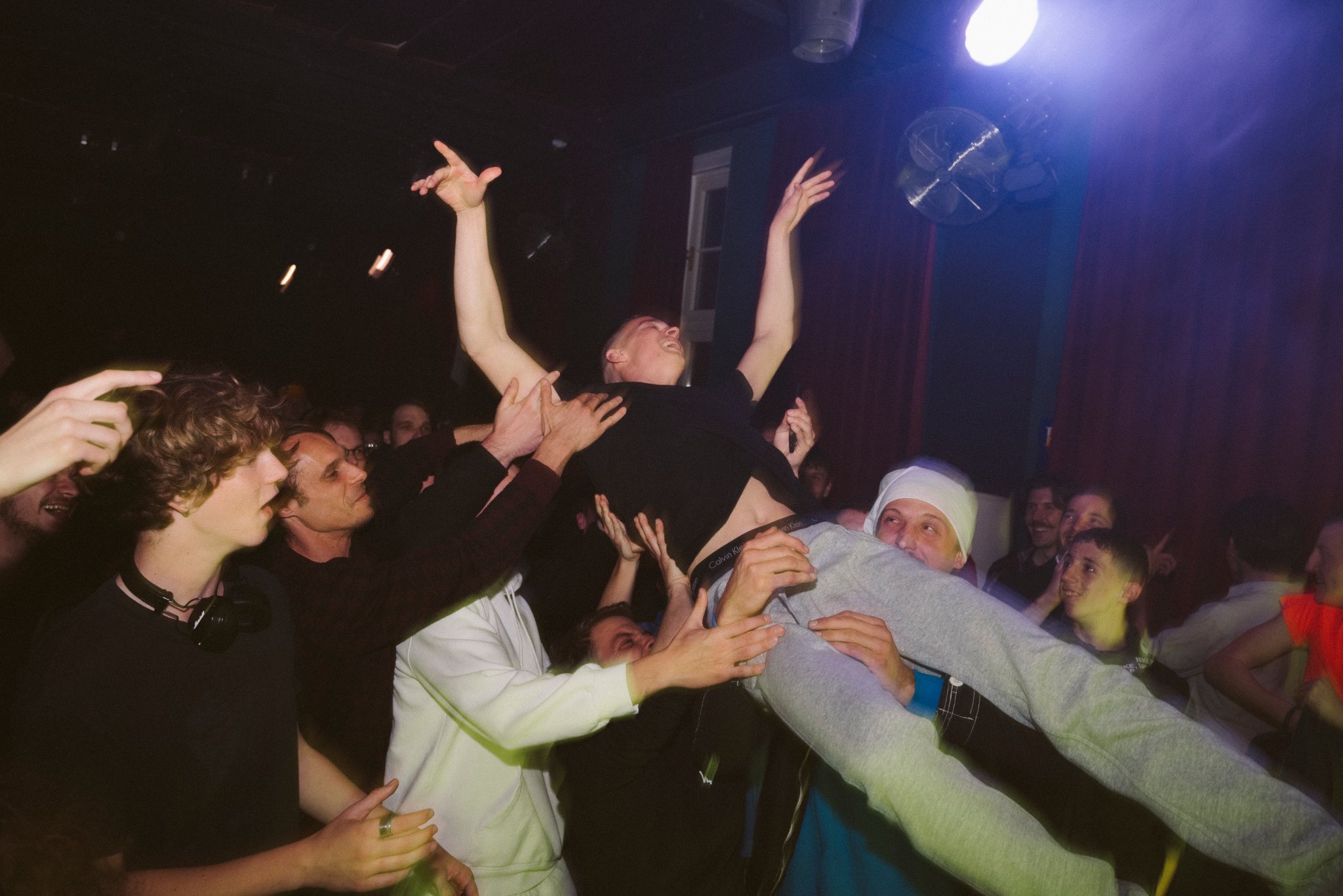 DELI, NE DAJI OBLJUB